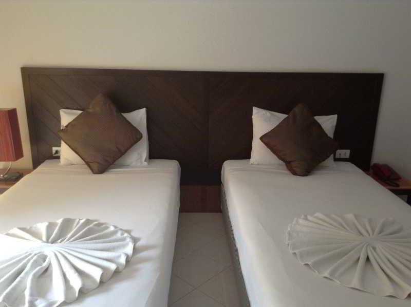 Hotel Ascot Krabi Ao Nang Exterior foto